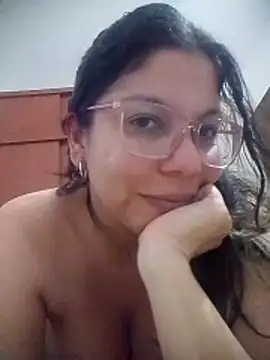 Carliina Soussa online show from April 24, 2026, 12:02 am