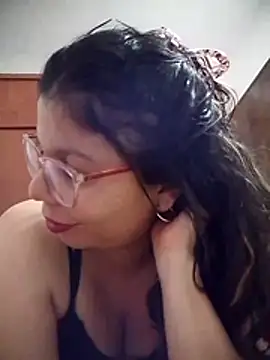 Carliina Soussa online show from April 29, 2026, 12:16 am