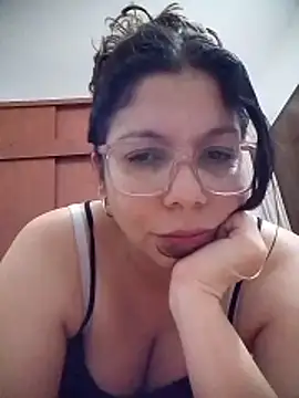 Snapshot of Carliina_Soussa chatting on May 4, 2026, 11:45 pm Carliina Soussa online show from May 4, 2026, 11:45 pm