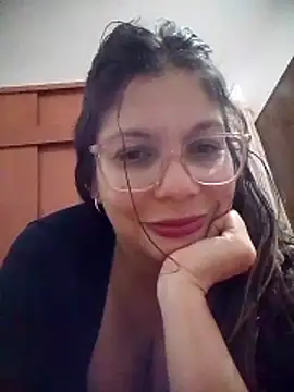 Snapshot of Carliina_Soussa chatting on May 6, 2026, 10:48 pm Carliina Soussa online show from May 6, 2026, 10:48 pm