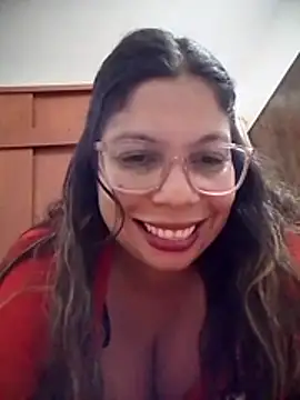 Snapshot of Carliina_Soussa chatting on May 7, 2026, 11:21 pm Carliina Soussa online show from May 7, 2026, 11:21 pm