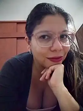 Snapshot of Carliina_Soussa chatting on May 9, 2026, 10:48 pm Carliina Soussa online show from May 9, 2026, 10:48 pm