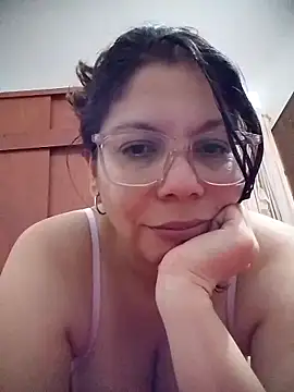 Snapshot of Carliina_Soussa chatting on May 10, 2026, 5:29 pm Carliina Soussa online show from May 10, 2026, 5:29 pm