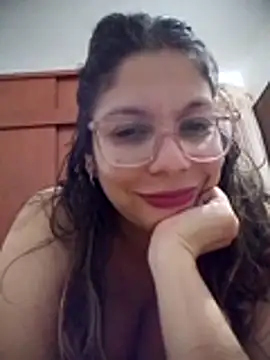 Snapshot of Carliina_Soussa chatting on May 11, 2026, 11:57 pm Carliina Soussa online show from May 11, 2026, 11:57 pm