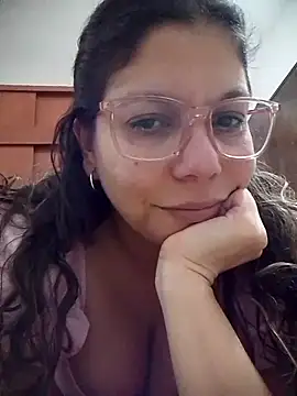 Snapshot of Carliina_Soussa chatting on May 12, 2026, 10:29 pm Carliina Soussa online show from May 12, 2026, 10:29 pm