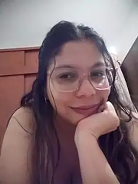 Snapshot of Carliina_Soussa chatting on May 15, 2026, 11:01 pm Carliina Soussa online show from May 15, 2026, 11:01 pm