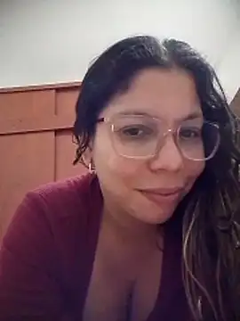 Snapshot of Carliina_Soussa chatting on May 18, 2026, 10:37 pm Carliina Soussa online show from May 18, 2026, 10:37 pm