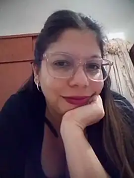 Snapshot of Carliina_Soussa chatting on May 21, 2026, 12:28 am Carliina Soussa online show from May 21, 2026, 12:28 am