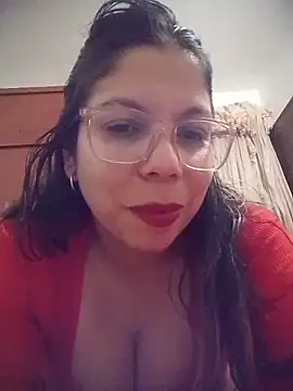 Snapshot of Carliina_Soussa chatting on May 28, 2026, 12:08 am Carliina Soussa online show from May 28, 2026, 12:08 am