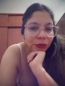 Snapshot of Carliina_Soussa chatting on May 28, 2026, 11:57 pm Carliina Soussa online show from May 28, 2026, 11:57 pm