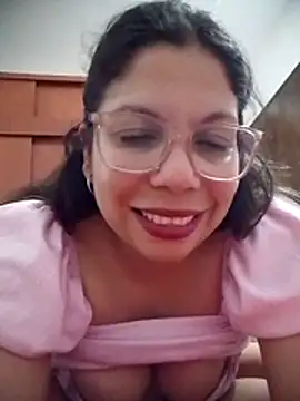Snapshot of Carliina_Soussa chatting on May 29, 2026, 11:25 pm Carliina Soussa online show from May 29, 2026, 11:25 pm