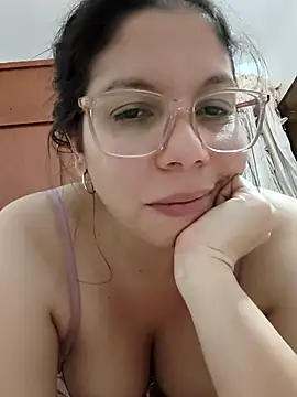 Carliina Soussa online show from July 16, 2026, 12:27 am