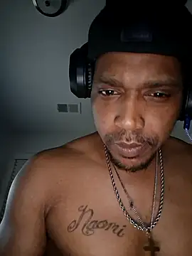 bigboytoy912 online show from April 26, 2026, 7:28 am