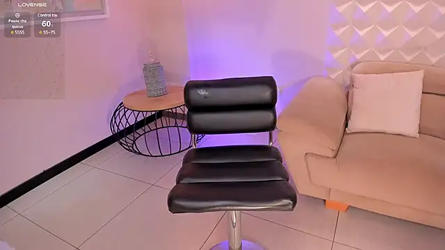 Snapshot of SavannahStorm chatting on February 24, 2025, 7:19 pm SavannahStorm online show from February 24, 2025, 7:19 pm