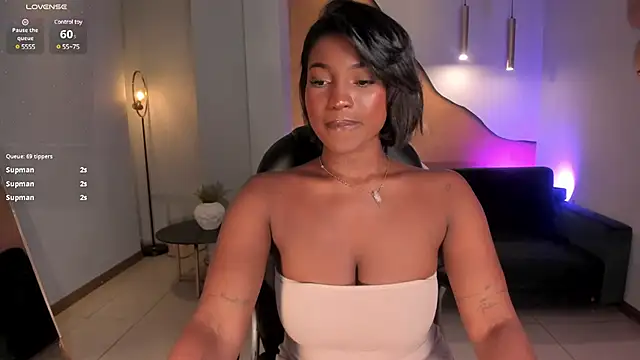 Snapshot of SavannahStorm chatting on March 14, 2025, 4:19 pm SavannahStorm online show from March 14, 2025, 4:19 pm