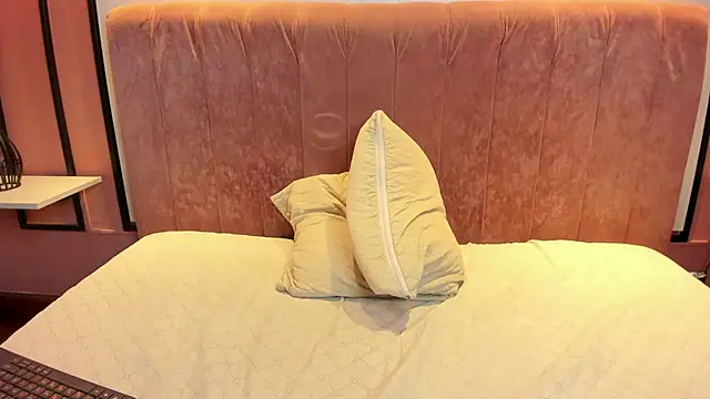 liz goth online show from December 19, 2024, 4:02 pm