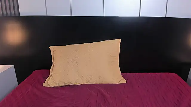 Snapshot of liz_goth chatting on January 16, 2025, 1:14 pm liz goth online show from January 16, 2025, 1:14 pm