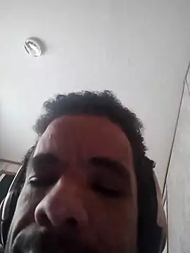 Snapshot of Tjskigh chatting on March 19, 2025, 2:13 pm Tjskigh online show from March 19, 2025, 2:13 pm