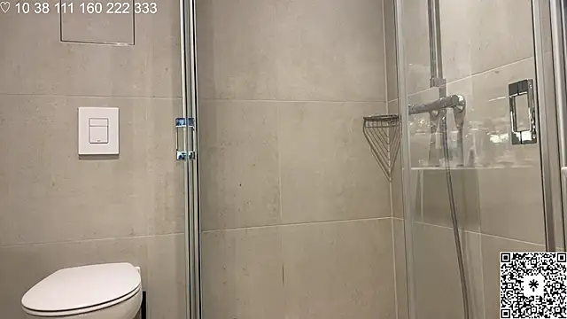 curlyboyy  online show from February 4, 2026, 8:14 pm