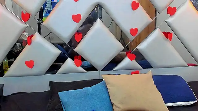 Nahomi-Hill online show from February 16, 2025, 1:36 am