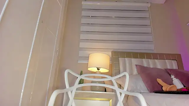 Snapshot of zoe_sky_ chatting on February 4, 2025, 2:43 pm zoe sky online show from February 4, 2025, 2:43 pm