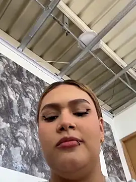 SofiaJoness  online show from November 20, 2025, 8:08 pm