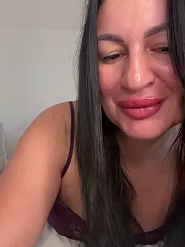 Snapshot of Helena7077 chatting on November 13, 2025, 11:09 am Helena7077 online show from November 13, 2025, 11:09 am