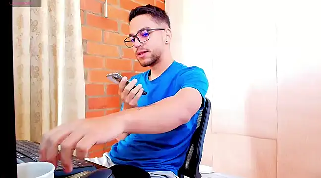 Leandro valenzuela online show from March 12, 2025, 2:56 pm