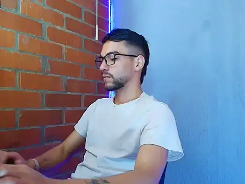 Leandro valenzuela online show from September 12, 2025, 3:45 pm