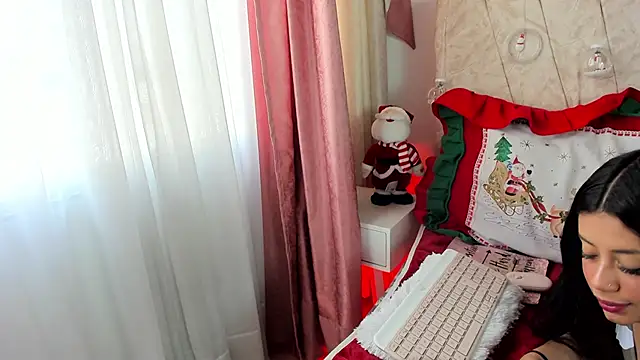 Snapshot of ElaaPerez chatting on December 20, 2024, 3:00 pm ElaaPerez online show from December 20, 2024, 3:00 pm