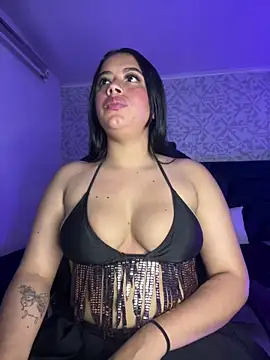 Snapshot of ElaaPerez chatting on March 4, 2025, 9:32 pm ElaaPerez online show from March 4, 2025, 9:32 pm