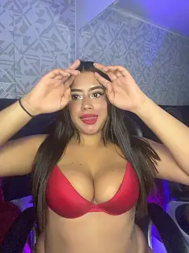 Snapshot of ElaaPerez chatting on January 6, 2026, 12:31 pm ElaaPerez online show from January 6, 2026, 12:31 pm