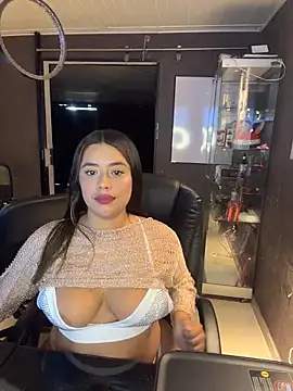 Snapshot of ElaaPerez chatting on February 6, 2026, 1:25 pm ElaaPerez online show from February 6, 2026, 1:25 pm