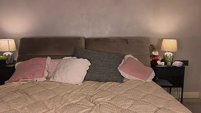 Snapshot of elfinvibes chatting on January 14, 2025, 9:13 am elfinvibes online show from January 14, 2025, 9:13 am