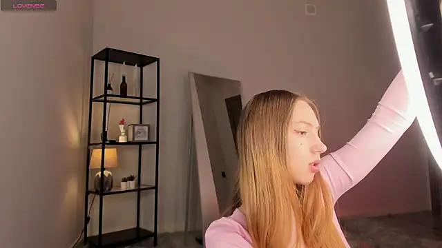 Snapshot of elfinvibes chatting on September 18, 2025, 6:04 am elfinvibes online show from September 18, 2025, 6:04 am