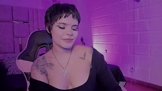 Snapshot of BonnieAnderson_ chatting on June 16, 2026, 9:06 pm BonnieAnderson online show from June 16, 2026, 9:06 pm