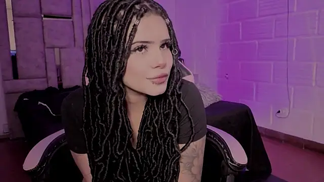 Snapshot of BonnieAnderson_ chatting on July 14, 2026, 9:20 pm BonnieAnderson online show from July 14, 2026, 9:20 pm
