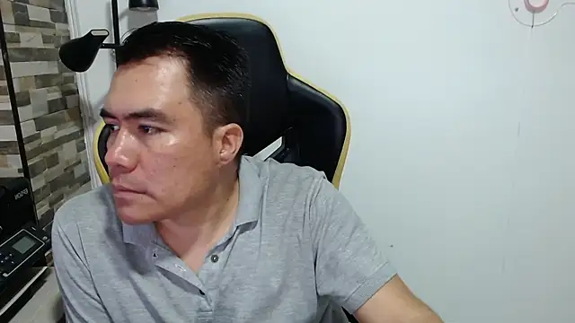 Snapshot of Jhonatan_Morales_S chatting on January 7, 2026, 12:02 am Jhonatan Morales S online show from January 7, 2026, 12:02 am