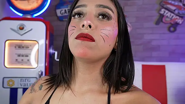 miss collins online show from February 12, 2026, 6:03 pm