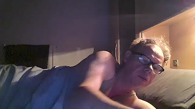 Snapshot of kinkyslet8 chatting on September 11, 2025, 6:24 am kinkyslet8 online show from September 11, 2025, 6:24 am