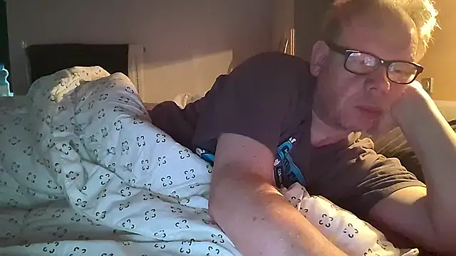 Snapshot of kinkyslet8 chatting on October 27, 2025, 7:34 am kinkyslet8 online show from October 27, 2025, 7:34 am