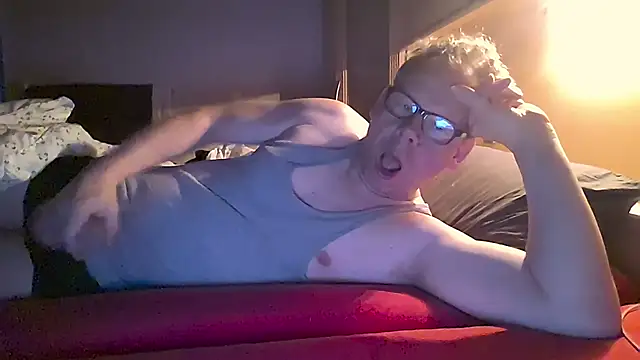 Snapshot of kinkyslet8 chatting on November 30, 2025, 8:40 am kinkyslet8 online show from November 30, 2025, 8:40 am