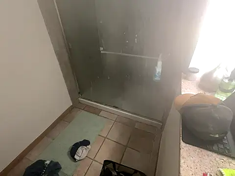 Snapshot of RuffClvb chatting on December 6, 2024, 12:56 am RuffClvb online show from December 6, 2024, 12:56 am