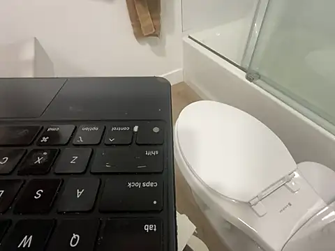 Snapshot of RuffClvb chatting on December 24, 2024, 1:16 am RuffClvb online show from December 24, 2024, 1:16 am