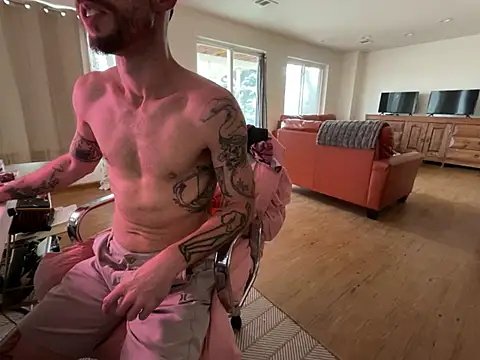 Snapshot of RuffClvb chatting on December 28, 2024, 5:46 pm RuffClvb online show from December 28, 2024, 5:46 pm