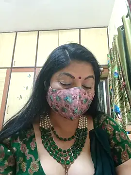 Snapshot of Ratna-777 chatting on February 19, 2025, 8:10 pm Ratna-777 online show from February 19, 2025, 8:10 pm