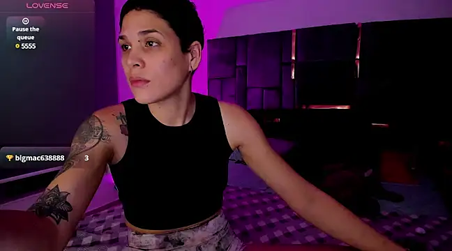 Charlee pink online show from March 7, 2025, 6:24 am