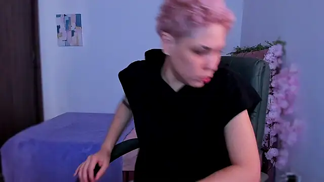 Charlee pink online show from December 17, 2025, 5:30 pm