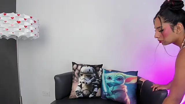 Snapshot of miss__allison chatting on November 1, 2025, 11:01 am miss allison online show from November 1, 2025, 11:01 am