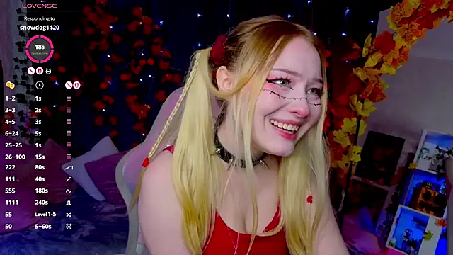 Snapshot of ElswythCovil chatting on October 19, 2025, 4:02 am ElswythCovil online show from October 19, 2025, 4:02 am